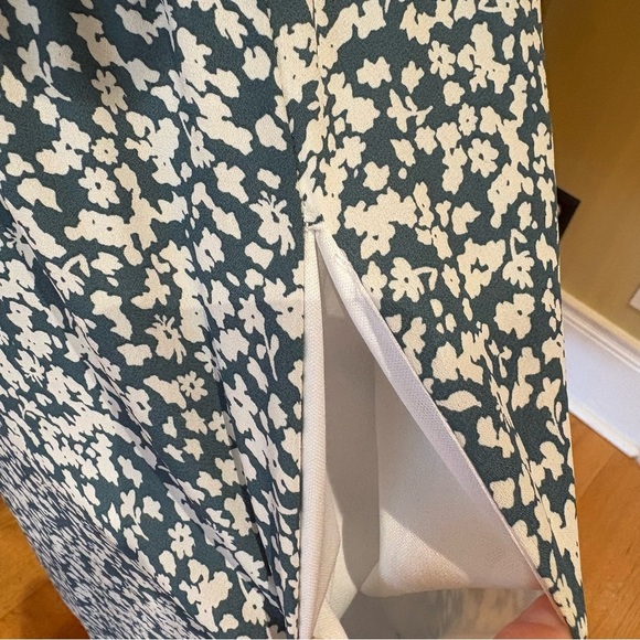 V-Neck Flowy Floral Viridian Summer Dress Wmn’s XS - Picture 5 of 11